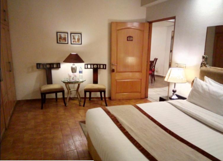 Maisonette Hotel & Apartments Lahore Exterior foto